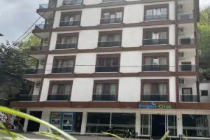 Pugari Hotel, Camlihemsin