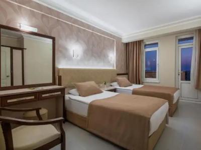 May Flower Apart - 106