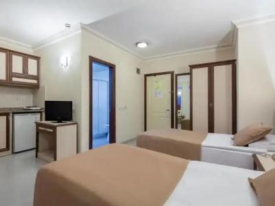 May Flower Apart - 118