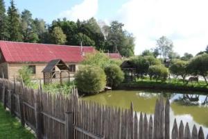 Farm Belyi Aist, Karelichy
