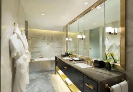 Waldorf Astoria - 125