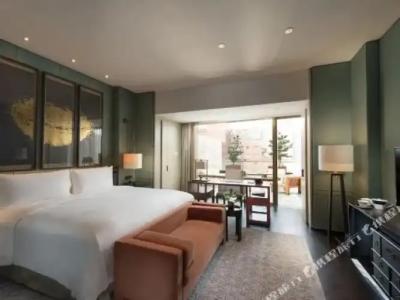 Waldorf Astoria - 112