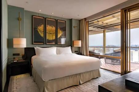 Waldorf Astoria - 126