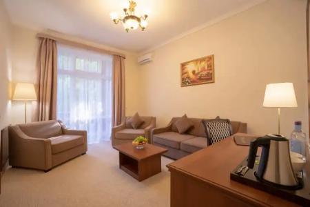 Klinicheskiy Sanatoriy Metallurg Health resort - 61