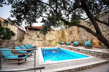 California Apartments - 17