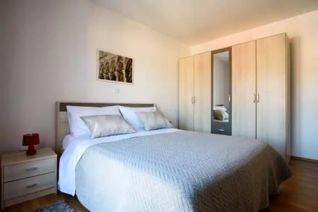 California Apartments - 53