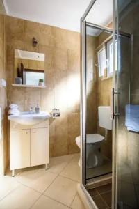 California Apartments - 36