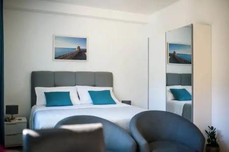 California Apartments - 28