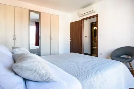 California Apartments - 52