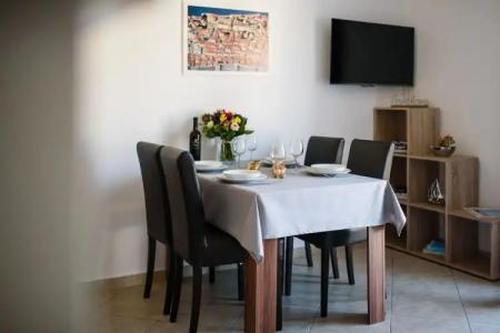 California Apartments - 25