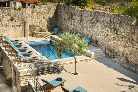 California Apartments - 16