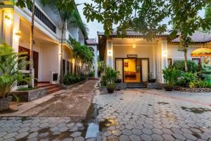 Angkor Palace Resort & Spa