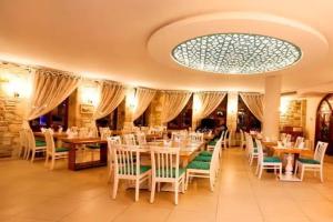La Petra Hotel, Yenifoca