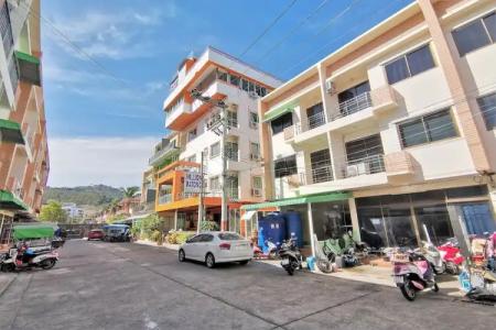 OYO 485 Million Patong Beach Resort - 11