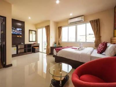 OYO 485 Million Patong Beach Resort - 17