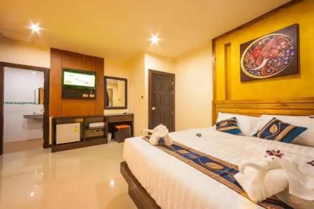 OYO 485 Million Patong Beach Resort - 15