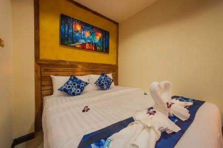 OYO 485 Million Patong Beach Resort - 18
