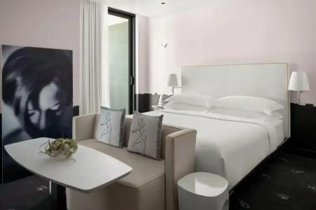 Dua Miami, Autograph Collection - 35