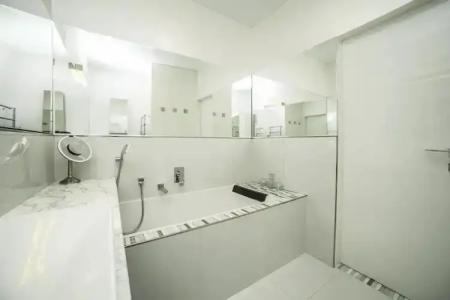 RentBel Very Central Apartments near GUM - 95