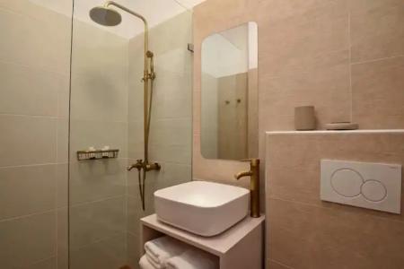 Adonis Studios & Apartments - 326