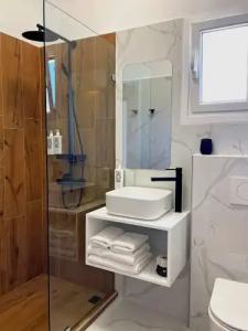 Adonis Studios & Apartments - 310