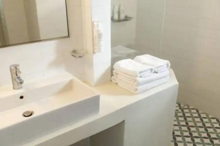 Adonis Studios & Apartments - 127