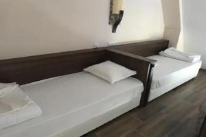 Hotel Aristokrat, Obzor