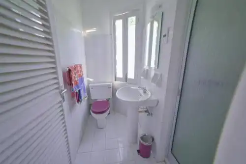 Basecamp Guest House - 44