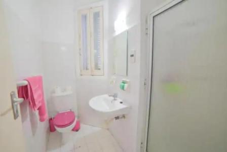 Basecamp Guest House - 8