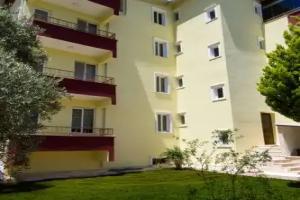 Misa Pension Apart, Guzelcamli