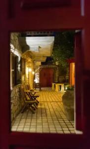 Small Luxury 1800 - 6