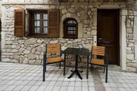 Small Luxury 1800 - 26