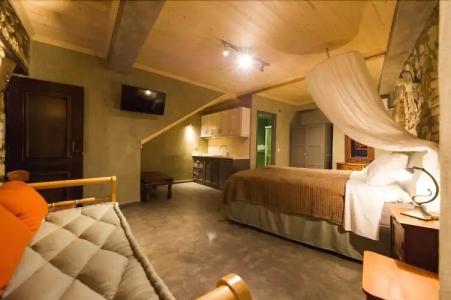 Small Luxury 1800 - 2