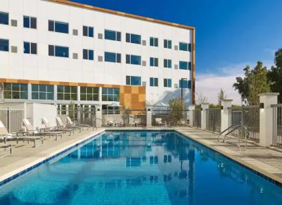 Element Chandler Fashion Center - 10