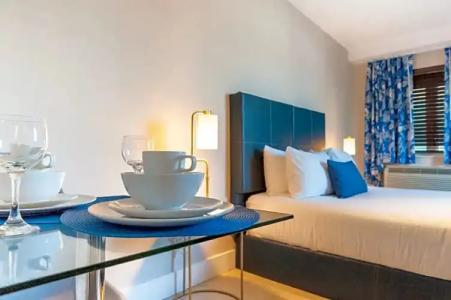 Waterside and Suites - 77