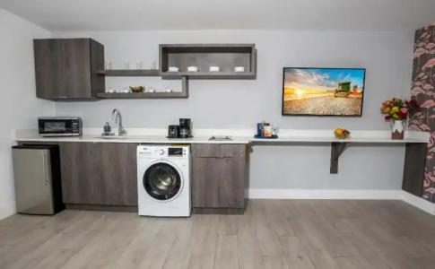 Waterside and Suites - 24