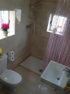 Lee's House Bed & Breakfast - 8