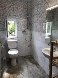 Lee's House Bed & Breakfast - 18