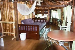 Sunflower Boathouse, Phi Phi Island