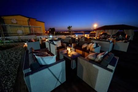 Sunset Apartments - 11