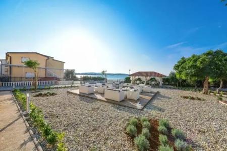 Sunset Apartments - 9