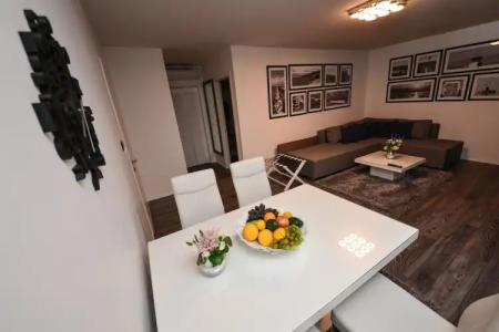 Sunset Apartments - 8