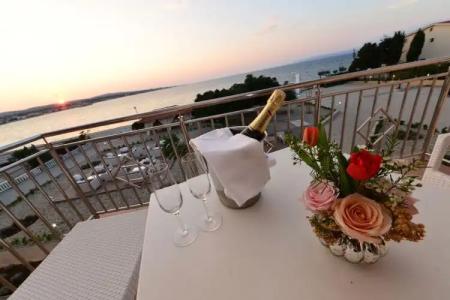 Sunset Apartments - 20