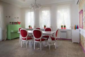 Na Dache Hotel, Ziborovka