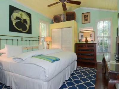 Pineapple Point Guest House - 0