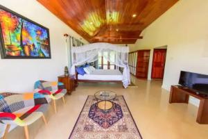 Hikka Hide, Hikkaduwa