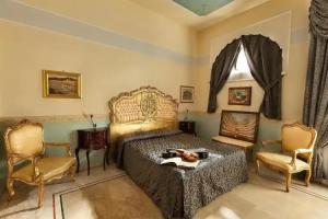 Hotel Art Resort Galleria Umberto, Naples