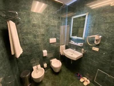 The Red Bricks - 122