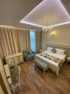 The Red Bricks - 124