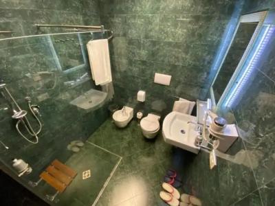 The Red Bricks - 121